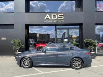 Alfa-Romeo Giulia Turbo Diesel 150ch/GPS/Bluetooth/Radar AV AR (2017) - Photo 4
