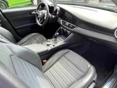 Alfa-Romeo Giulia Turbo Diesel 150ch/GPS/Bluetooth/Radar AV AR (2017) - Photo 8