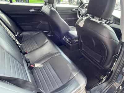 Alfa-Romeo Giulia Turbo Diesel 150ch/GPS/Bluetooth/Radar AV AR (2017) - Photo 9