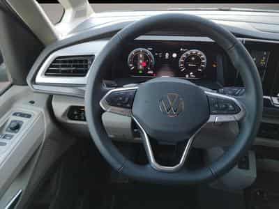 VW Multivan (2025) - Photo 1