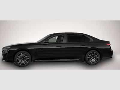 BMW 740 (2026) - Photo 2