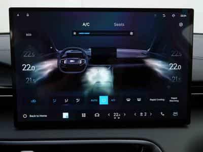 Geely EX5 PRO + 60 kWH´h (2026) - Photo 12