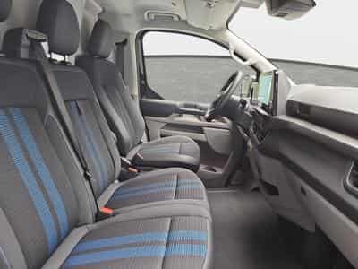 Ford Transit 2.0 ECOBLUE 170 BVA L1H1 Sport (2026) - Foto 14