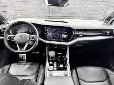 VW Touareg R-Line 4Motion 3.0 TDI 231 CV *PANO *MATRIX* 360° * ATTELAGE (2022) - Photo 10