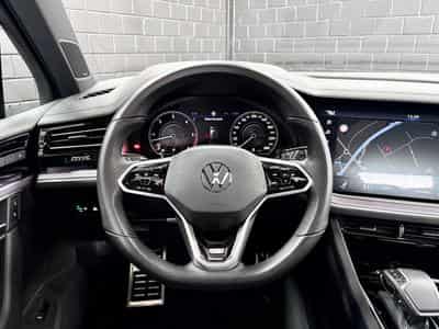 VW Touareg R-Line 4Motion 3.0 TDI 231 CV *PANO *MATRIX* 360° * ATTELAGE (2022) - Photo 11