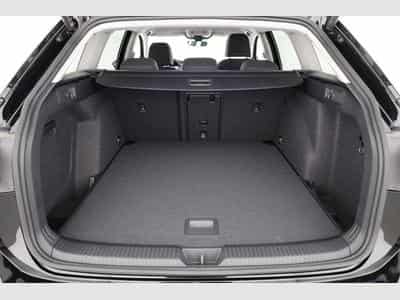 VW Golf Variant 1.5 eTSI 110 kW Life (2026) - Photo 11