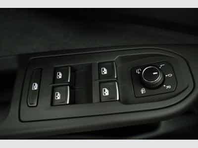 VW Golf Variant 2.0 TSI 150 kW 4Motion R-Line (2026) - Photo 7