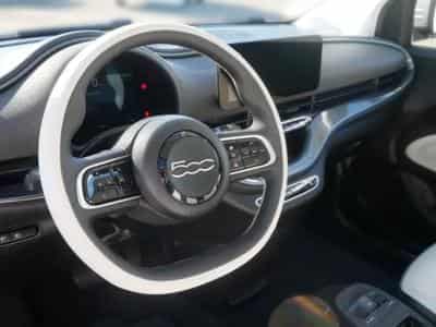 Fiat 500 BOCELLI 42 Kwh (2023) - Photo 11