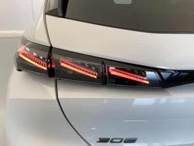 Peugeot 308 NOUVELLE HYBRID 145 E-DCS6 ALLURE (2026) - Photo 11