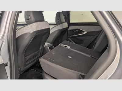 Peugeot 3008 Hybrid 145 e-DCS6 GT (2025) - Photo 12