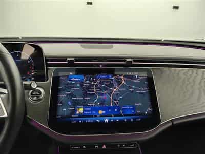 Mercedes E 200 E 200 Business AUTO NAVI 10" / FULL LED / PDC AV+AR / JA17" (2024) - Photo 11
