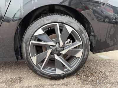 Peugeot 308 1.5 BLUEHDI 130 ALLURE EAT8 (2025) - Photo 9