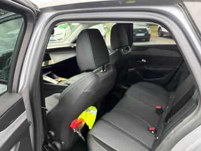 Peugeot 308 1.5 BLUEHDI 130 ALLURE EAT8 (2025) - Photo 13