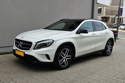 Mercedes GLA 200