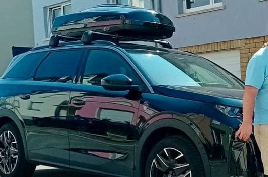 Peugeot 5008 GT line - Hybrid (2025) - Foto 10