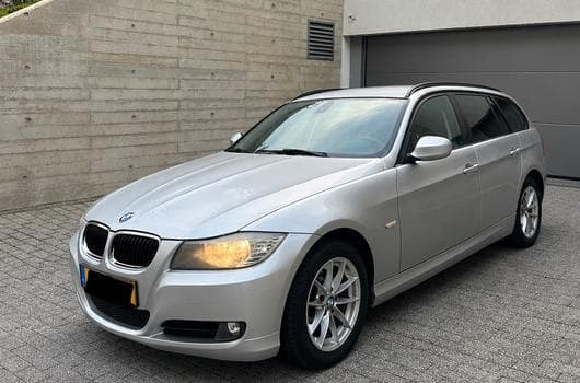 BMW 320 Touring LCI (2011) - Foto 4