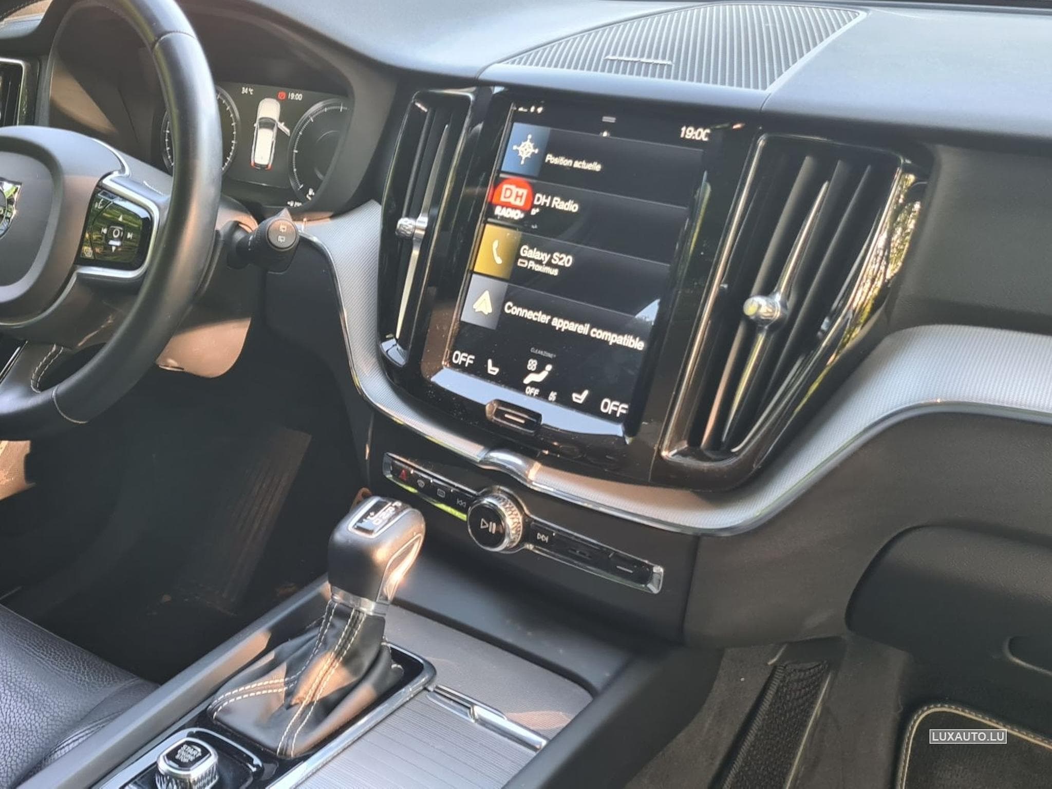 Volvo XC60 2.0 D4 190 R-Design Geartronic (2019) - Foto 4