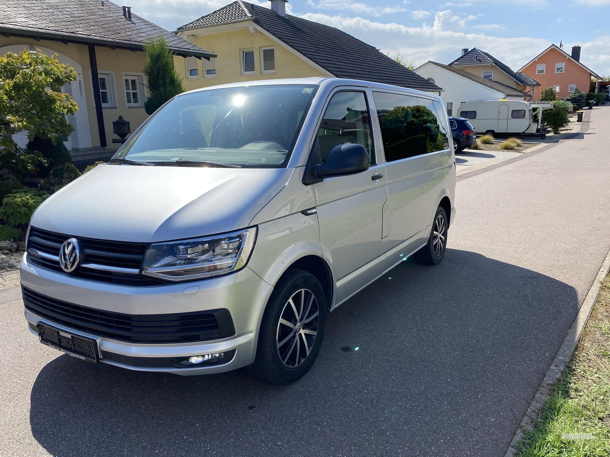 VW Multivan 2.0 Tdi 150 Trendline DSG (2017) - Photo 1
