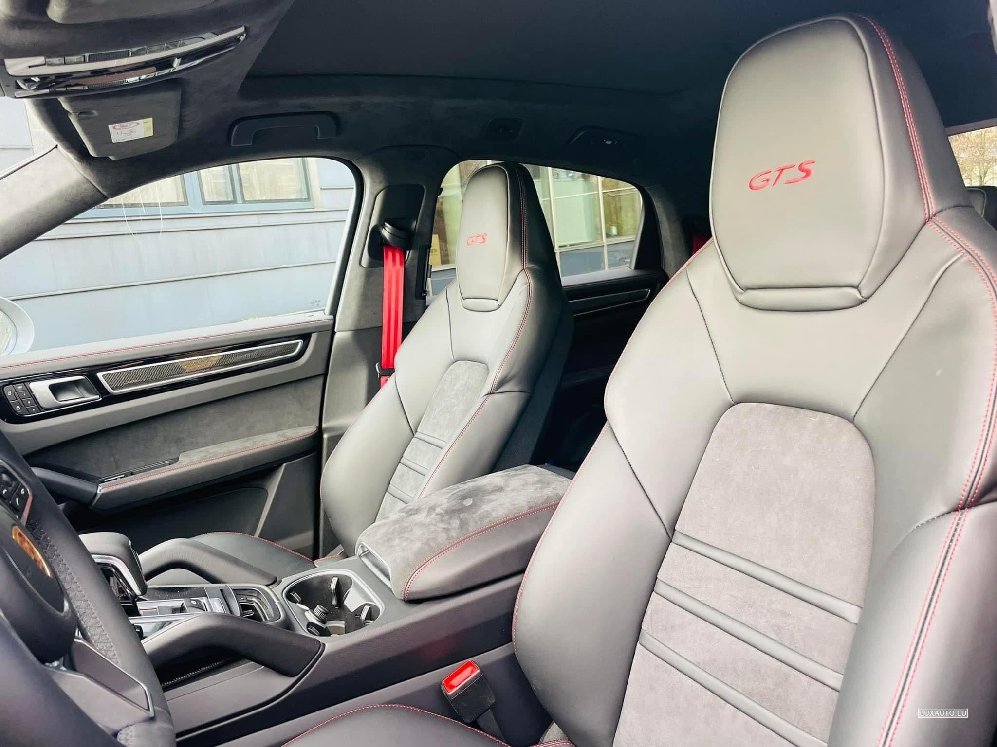 Porsche Cayenne 3.6 GTS PDK (2022) - Photo 9