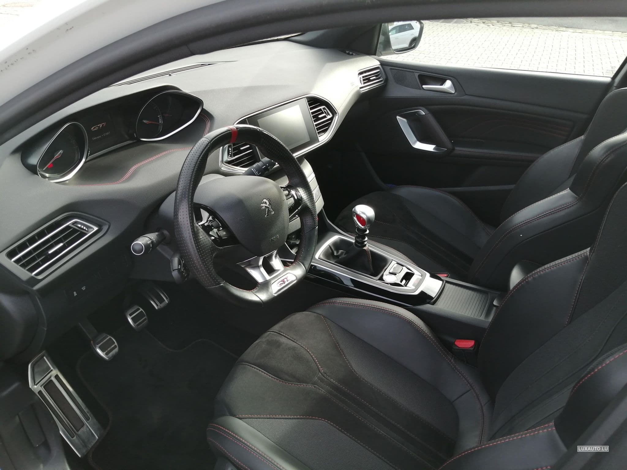 Peugeot 308 GTI 272CV (2016) - Foto 3