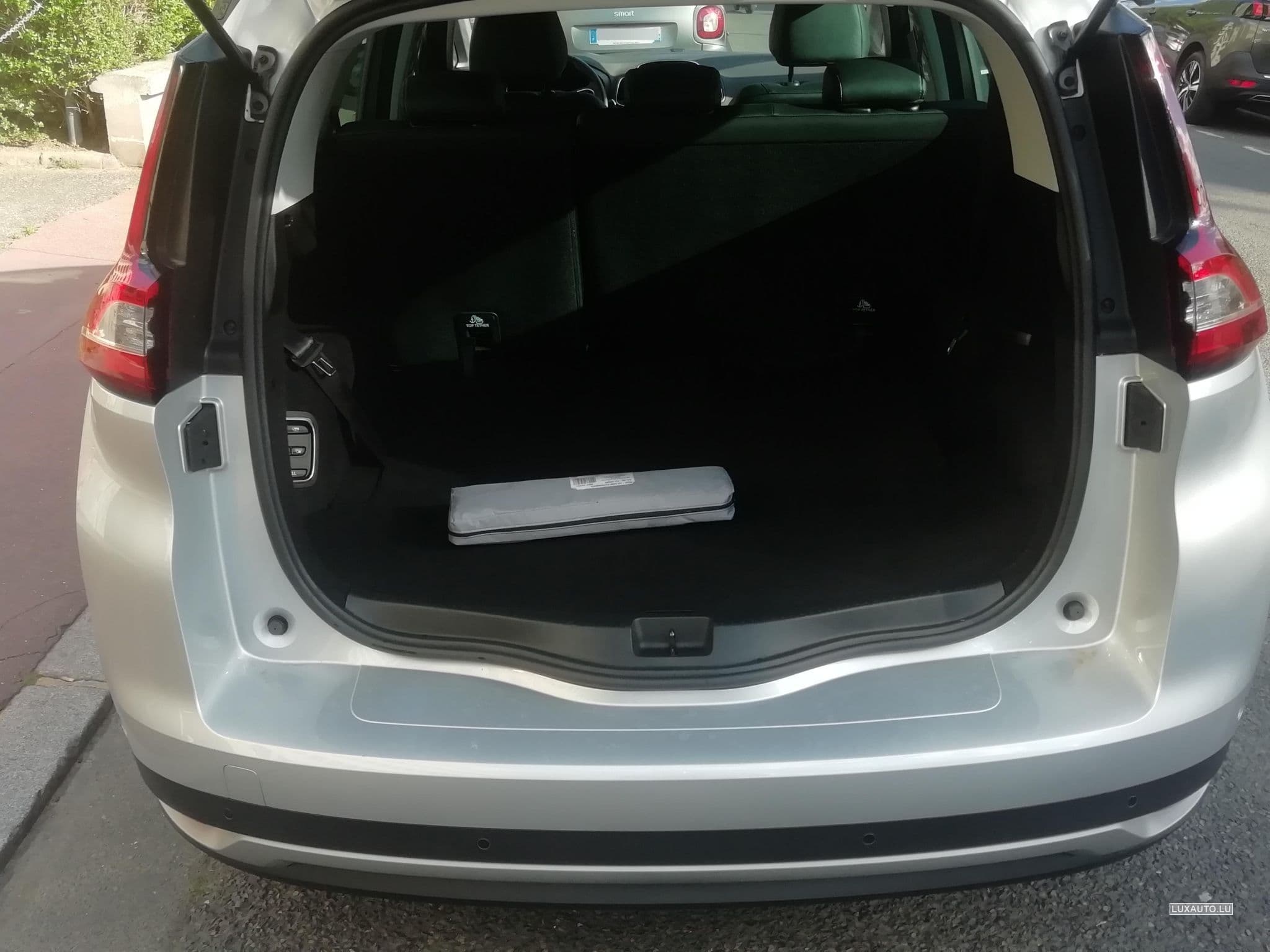 Renault Grand Scenic Intens (2021) - Foto 12