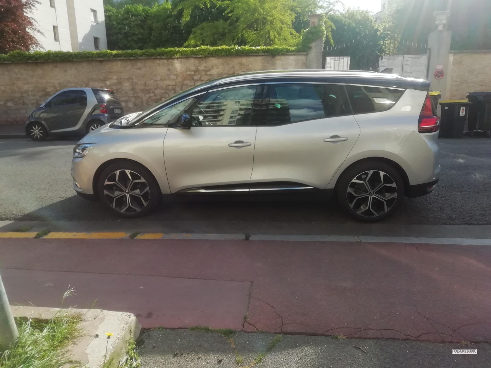Renault Grand Scenic Intens (2021) - Foto 9