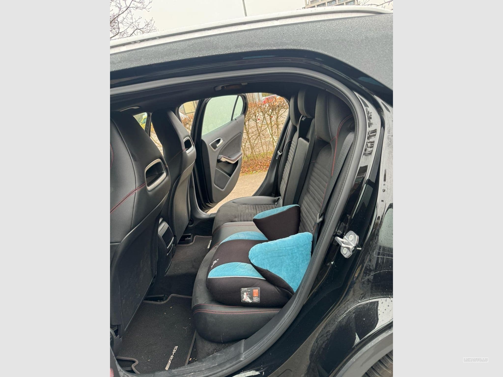 Mercedes GLA 180 Sporty Utilitiy AMG LINE (2019) - Photo 12