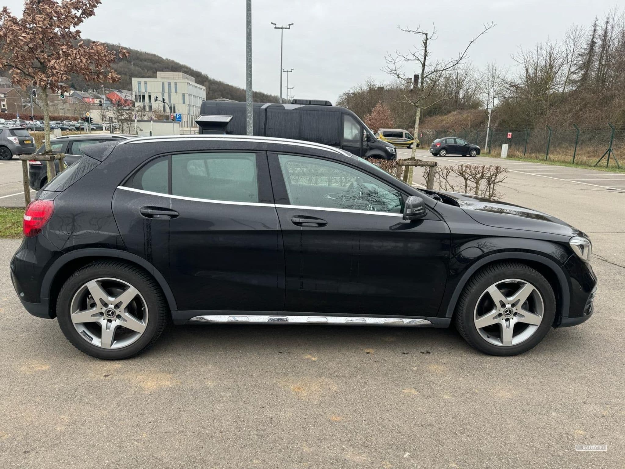 Mercedes GLA 180 Sporty Utilitiy AMG LINE (2019) - Photo 13