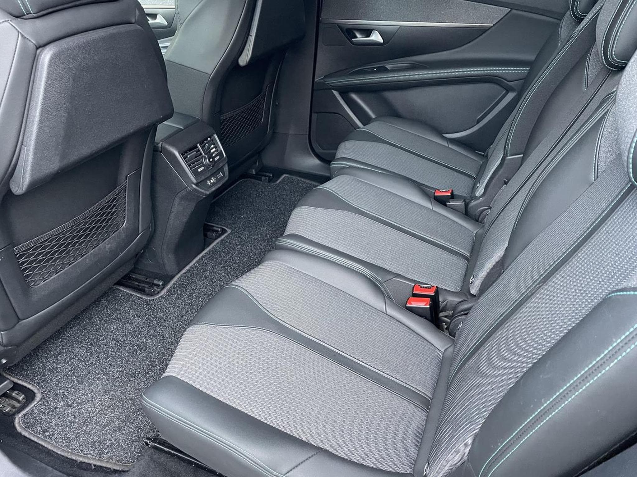 Peugeot 5008 1.5 BLUEHDI 130 ALLURE I-COCKPIT GPS 7PL (2021) - Photo 10