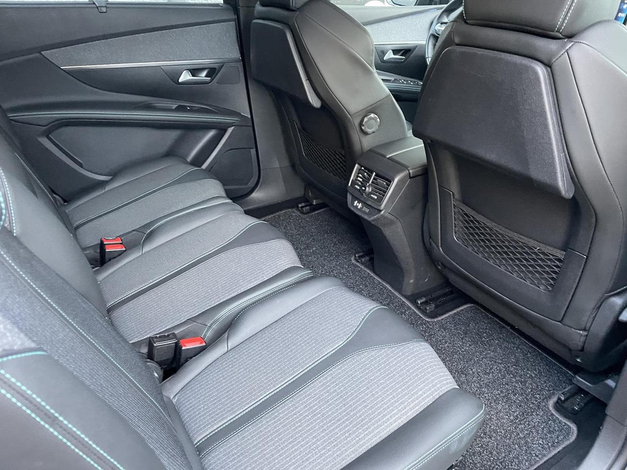 Peugeot 5008 1.5 BLUEHDI 130 ALLURE I-COCKPIT GPS 7PL (2021) - Photo 11