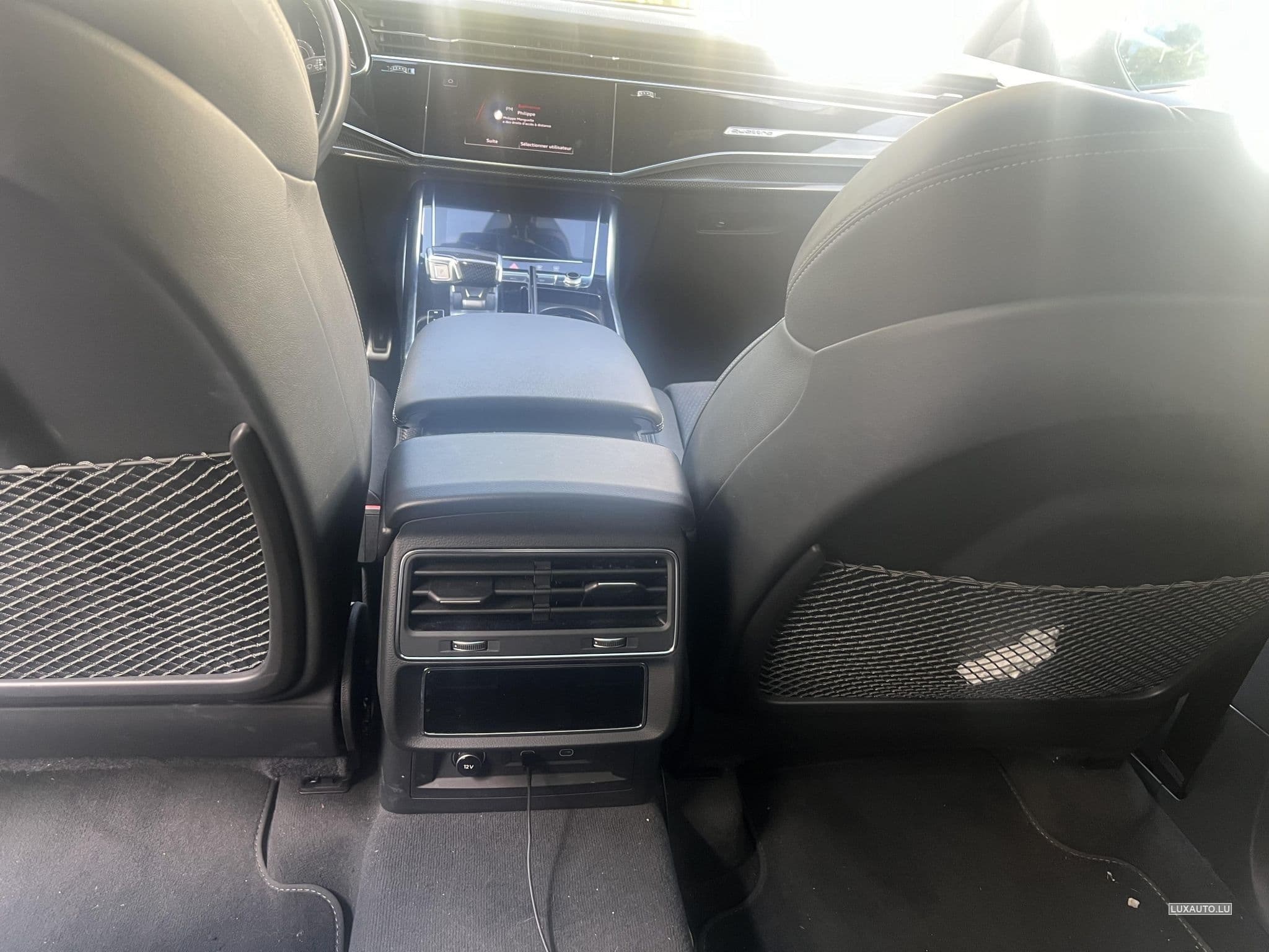 Audi Q8 S-line (2022) - Photo 10