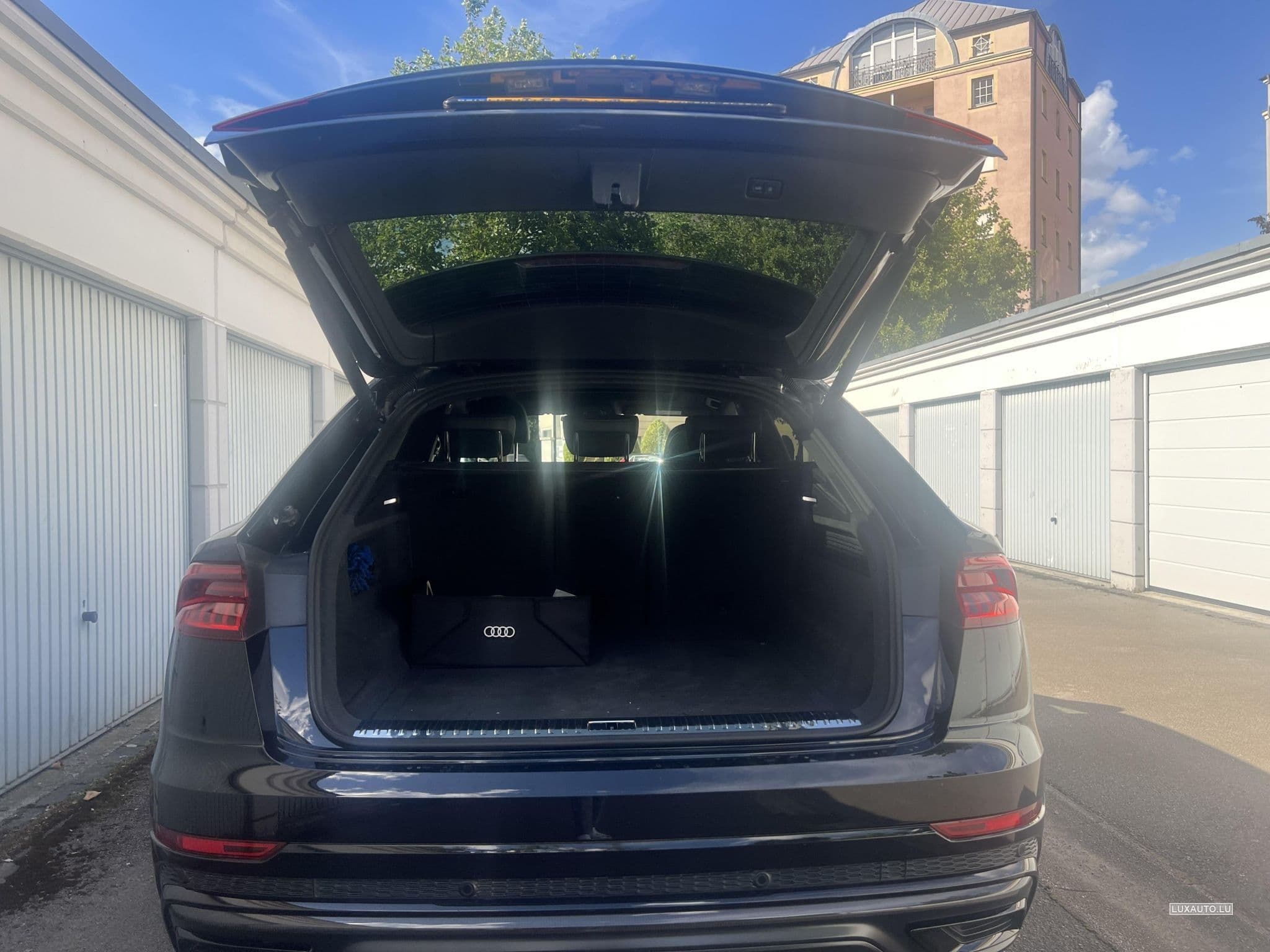 Audi Q8 S-line (2022) - Photo 11