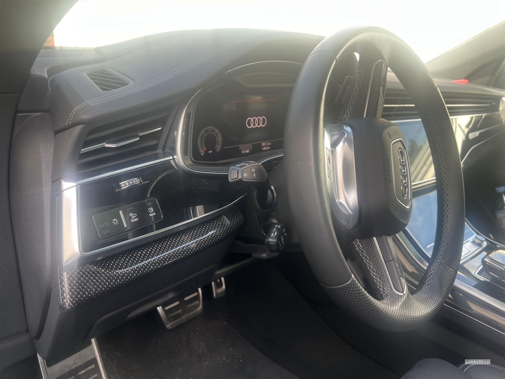 Audi Q8 S-line (2022) - Photo 8