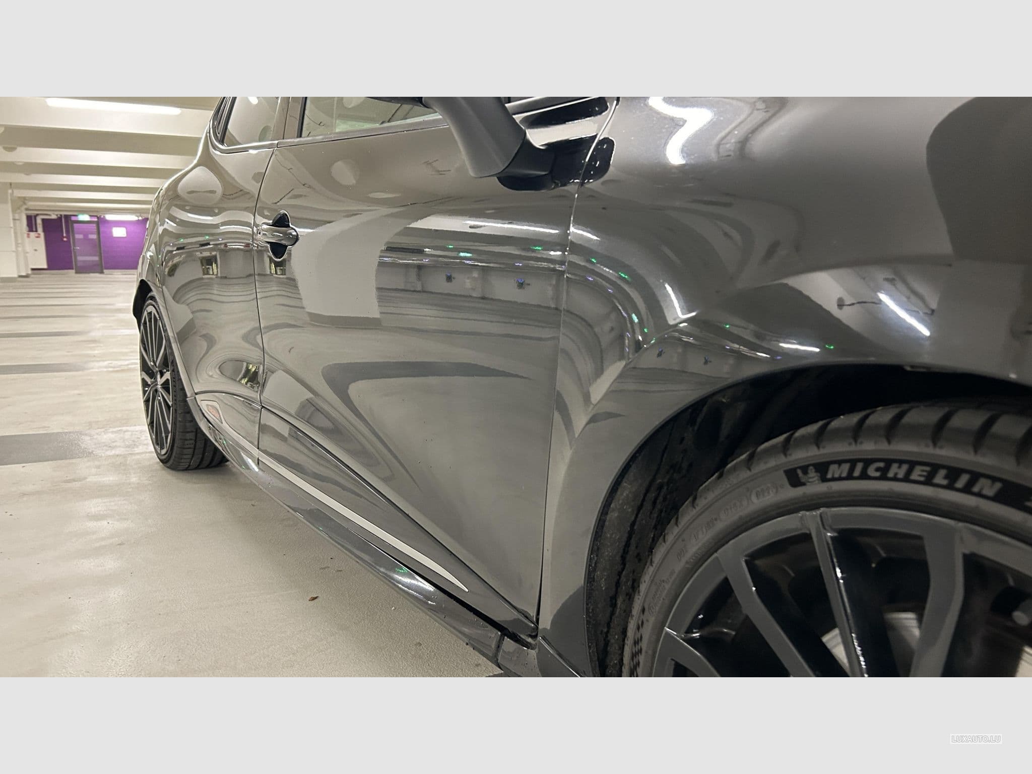 Renault Clio 4 RS TROPHY 220 AKRAPOVIC (2017) - Photo 13