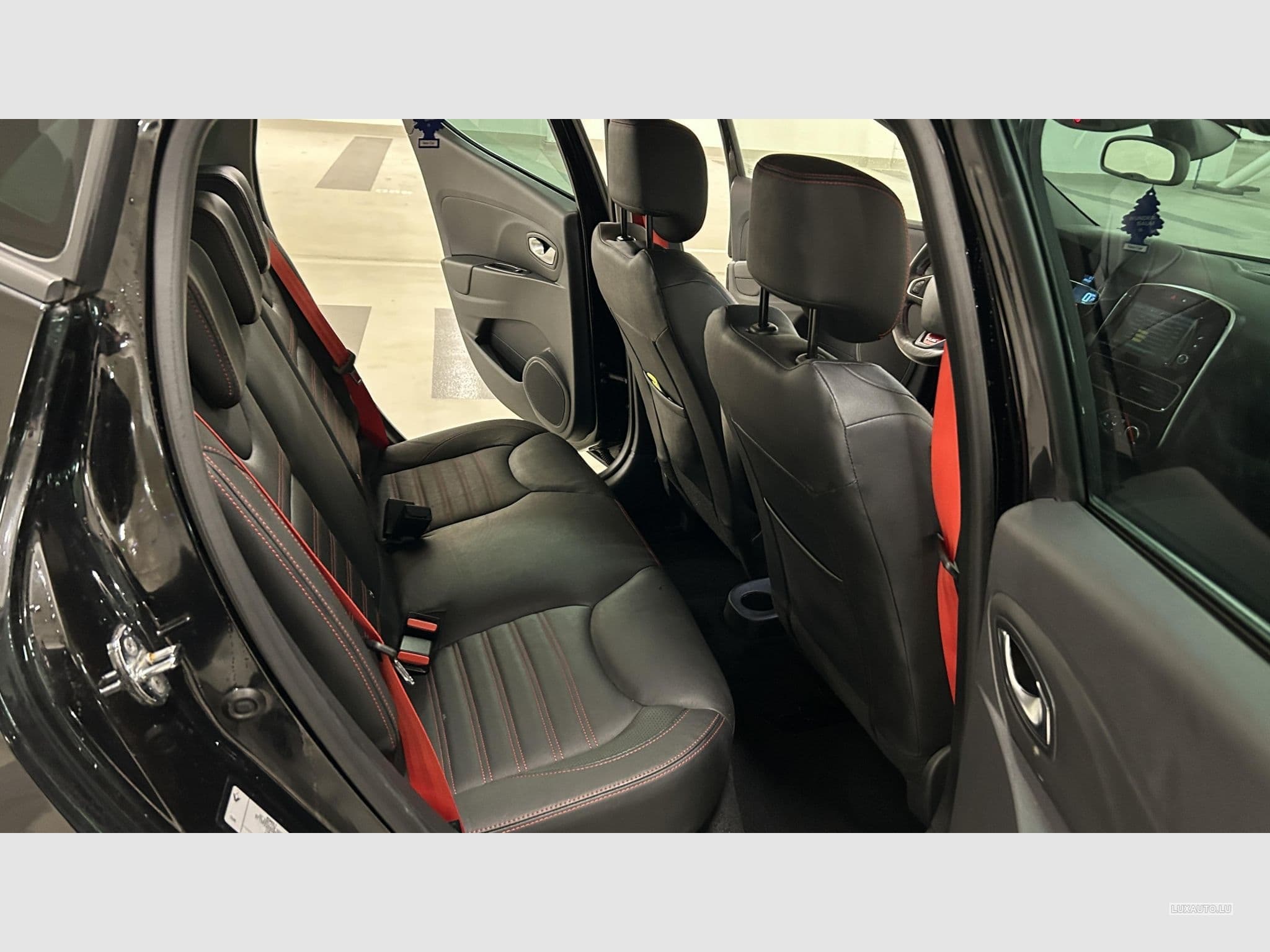 Renault Clio 4 RS TROPHY 220 AKRAPOVIC (2017) - Photo 3