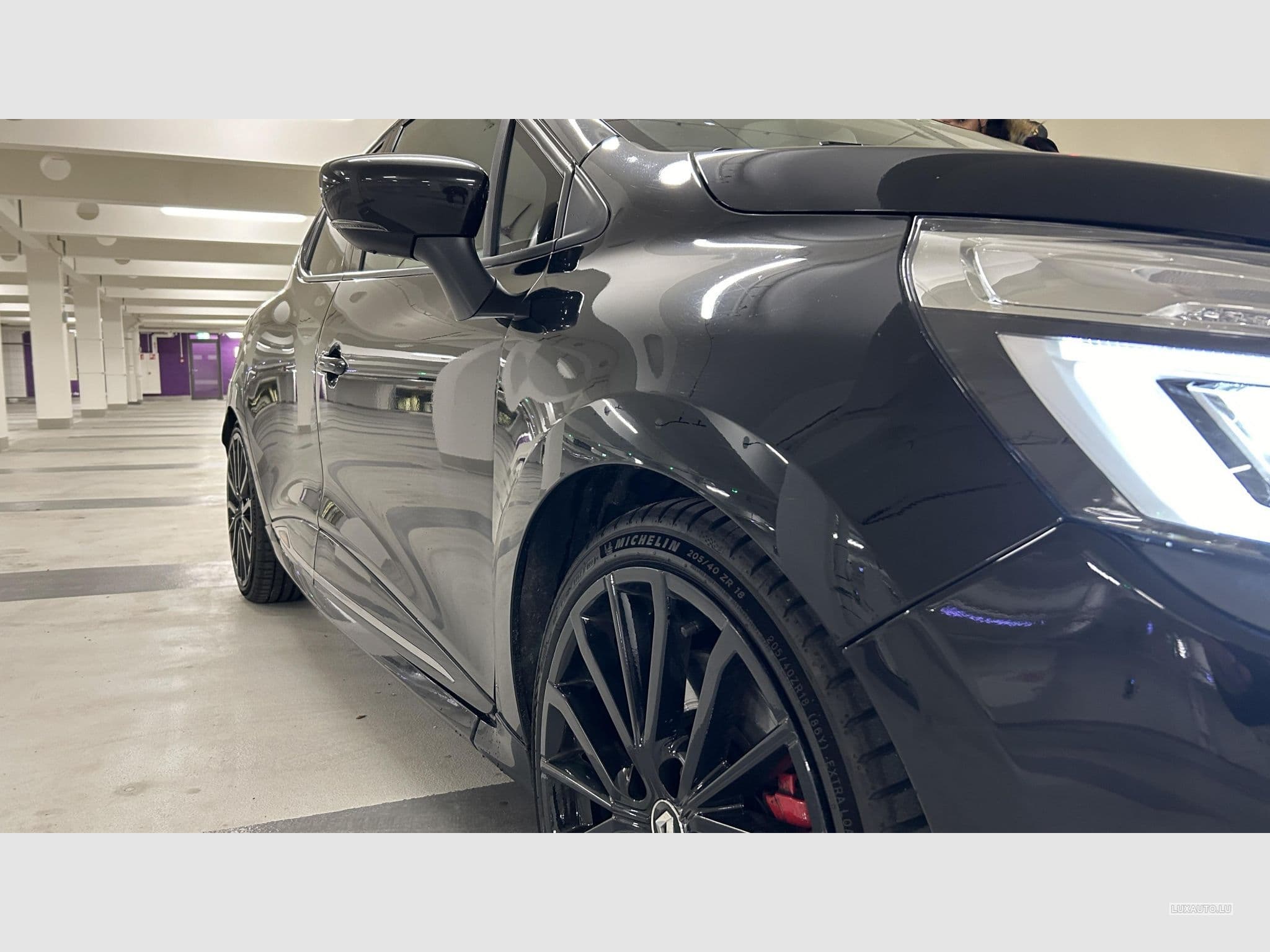 Renault Clio 4 RS TROPHY 220 AKRAPOVIC (2017) - Photo 9