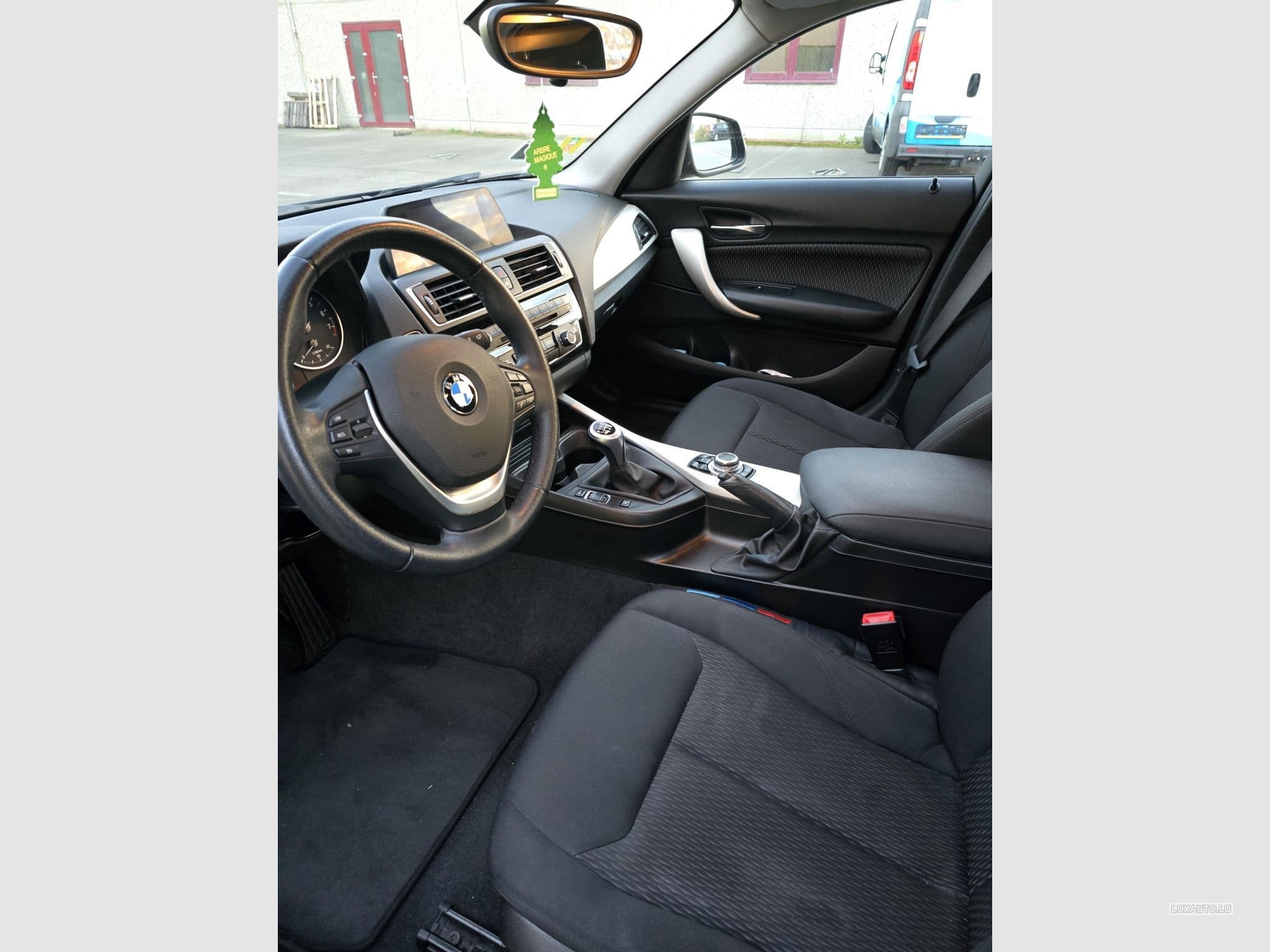 BMW 118 (2017) - Photo 5