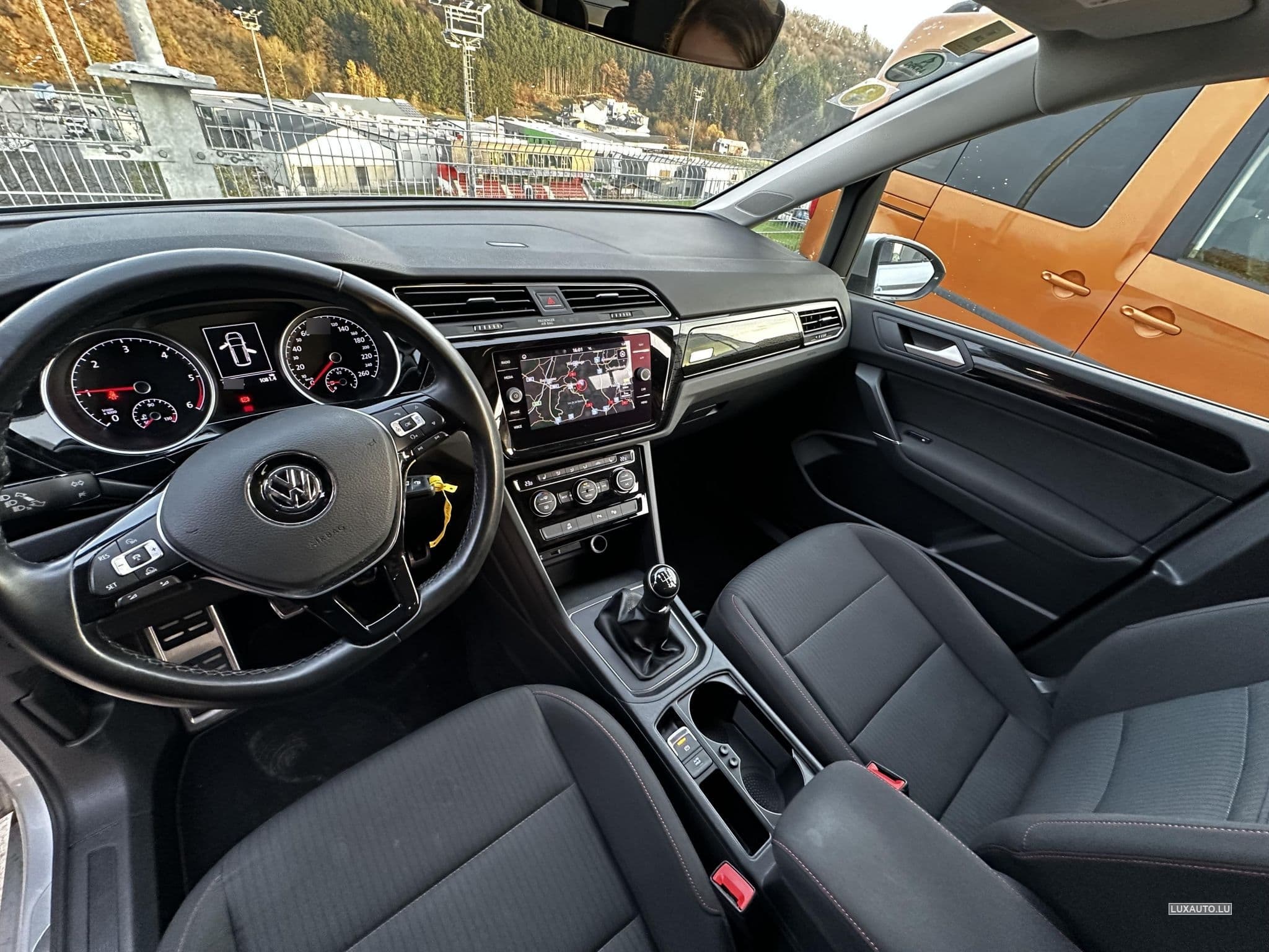 VW Touran 2.0 TDI 150 PS Sound (2017) - Foto 12