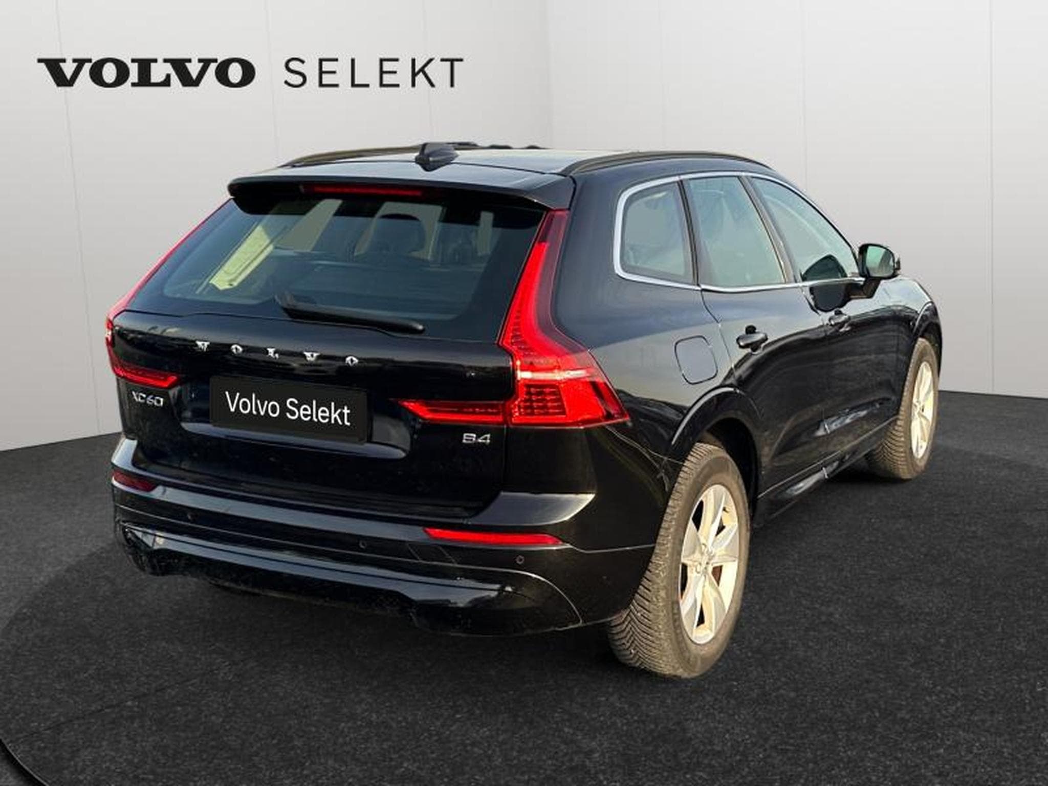 Volvo XC60 B4 Core / Diesel (2023) - Foto 6