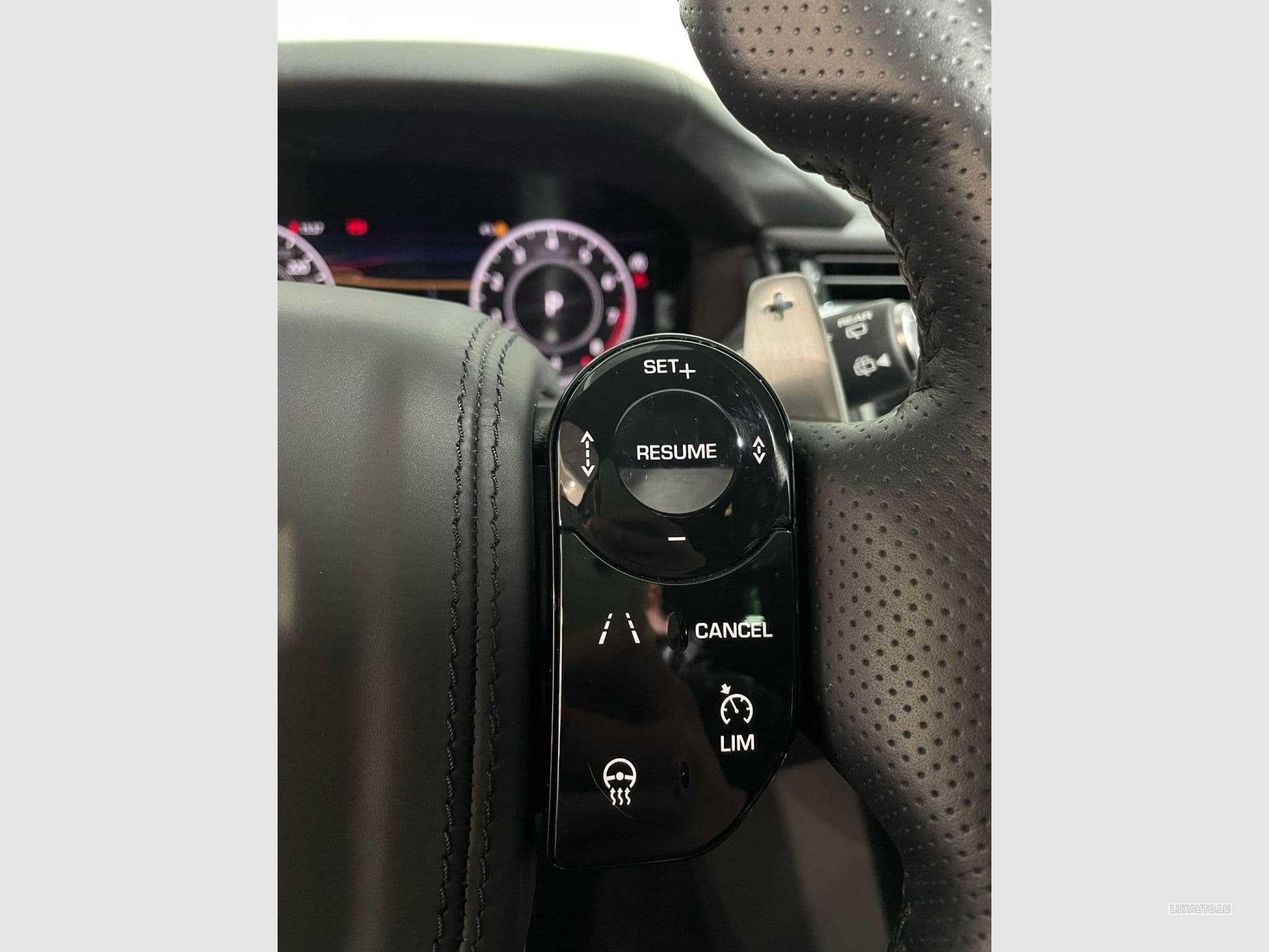 Land-Rover Range Rover Velar SVR (2020) - Foto 8