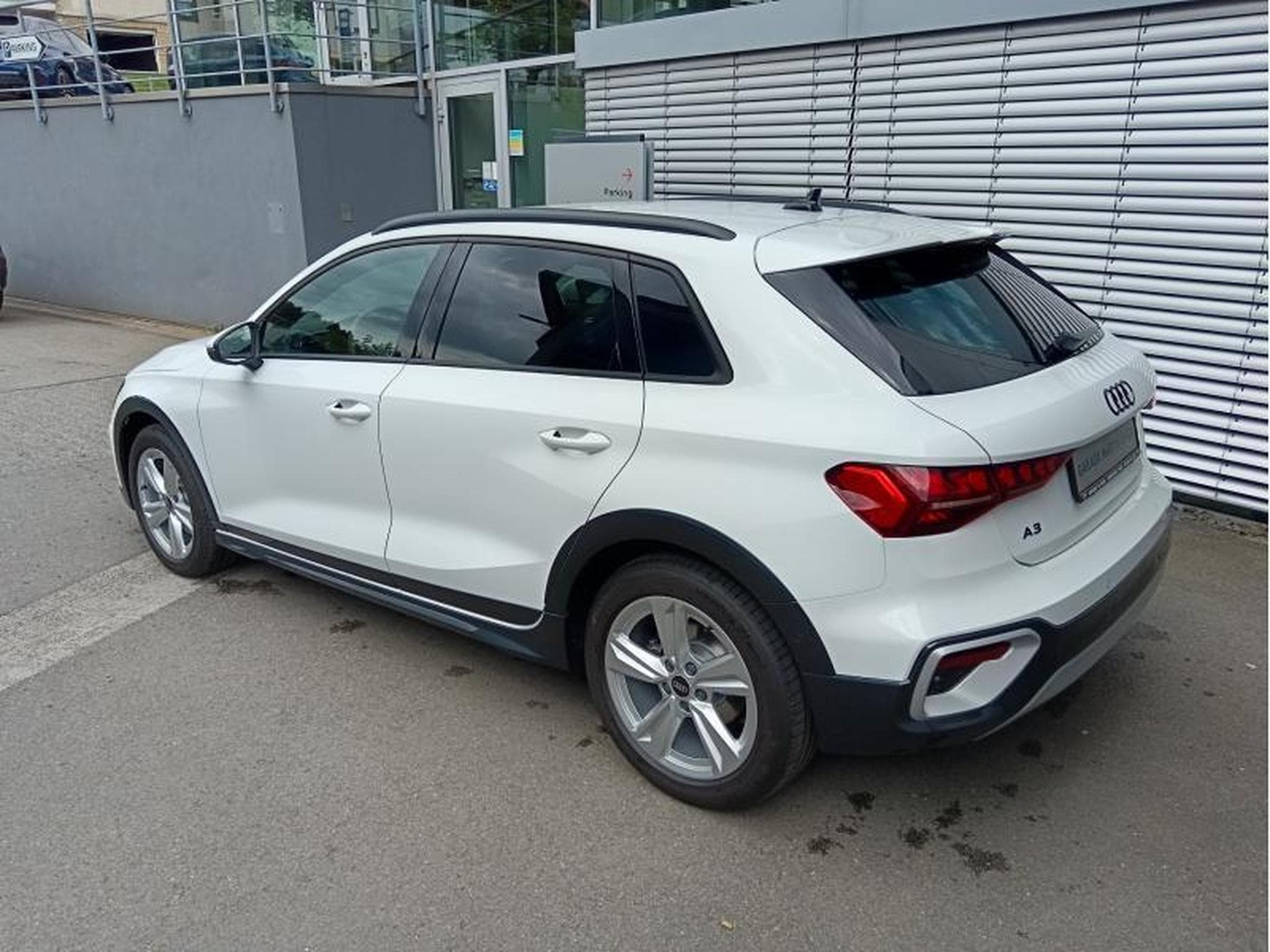 Audi A3 Allstreet 35 TFSI s-tronic (2025) - Photo 2