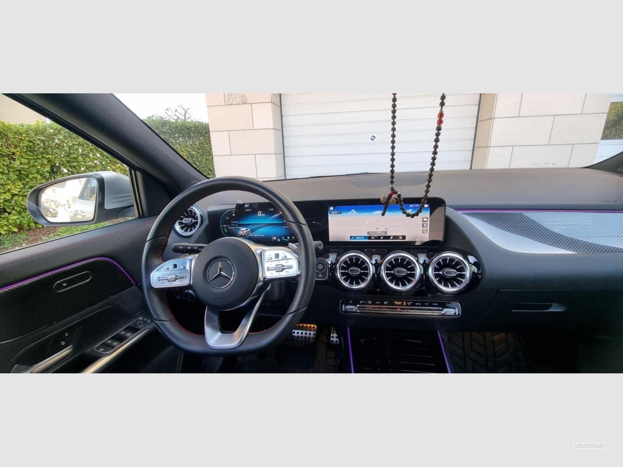 Mercedes GLA 200 AMG Line (2022) - Photo 2