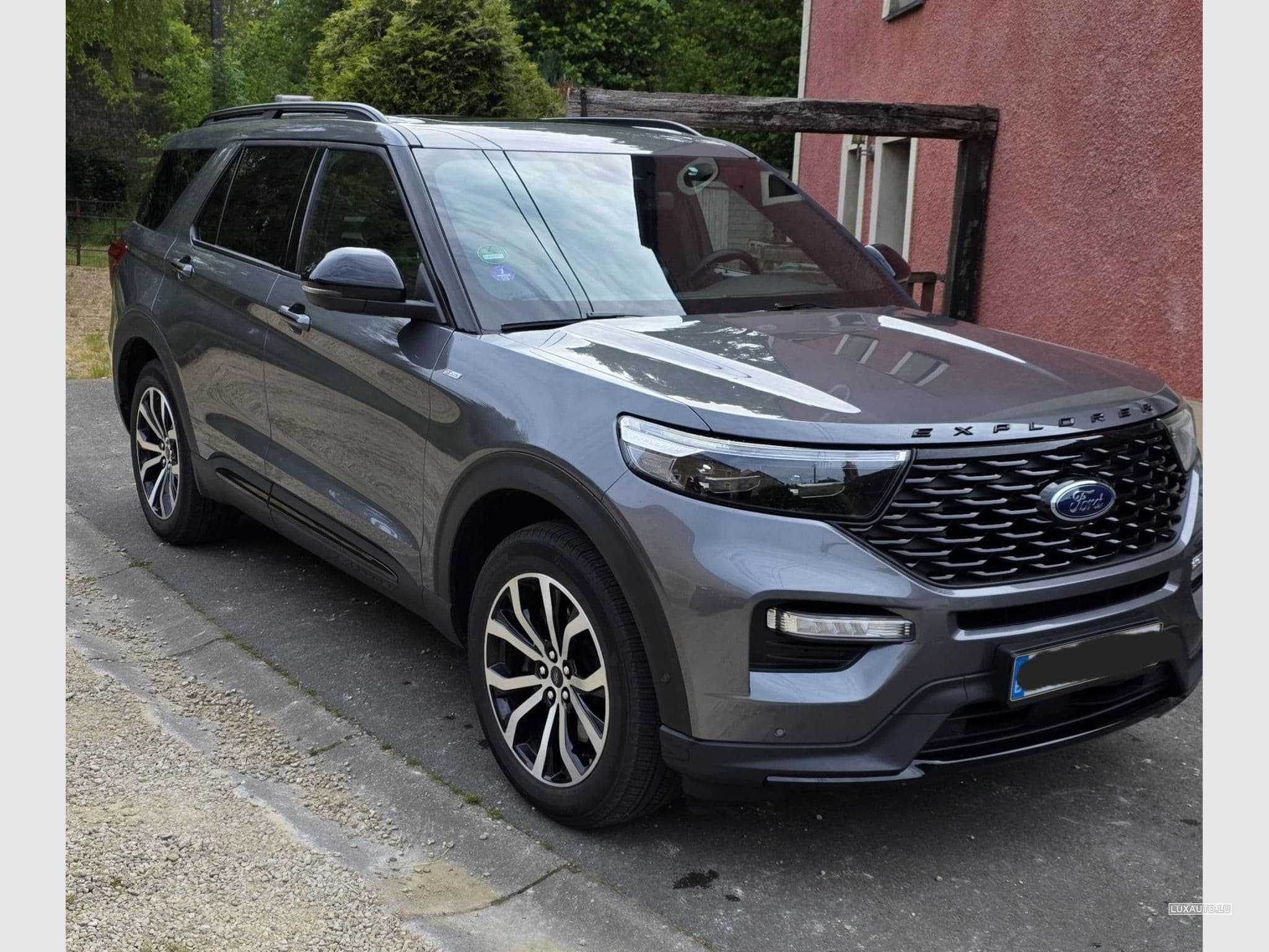 Ford Explorer St line (2022) - Photo 1