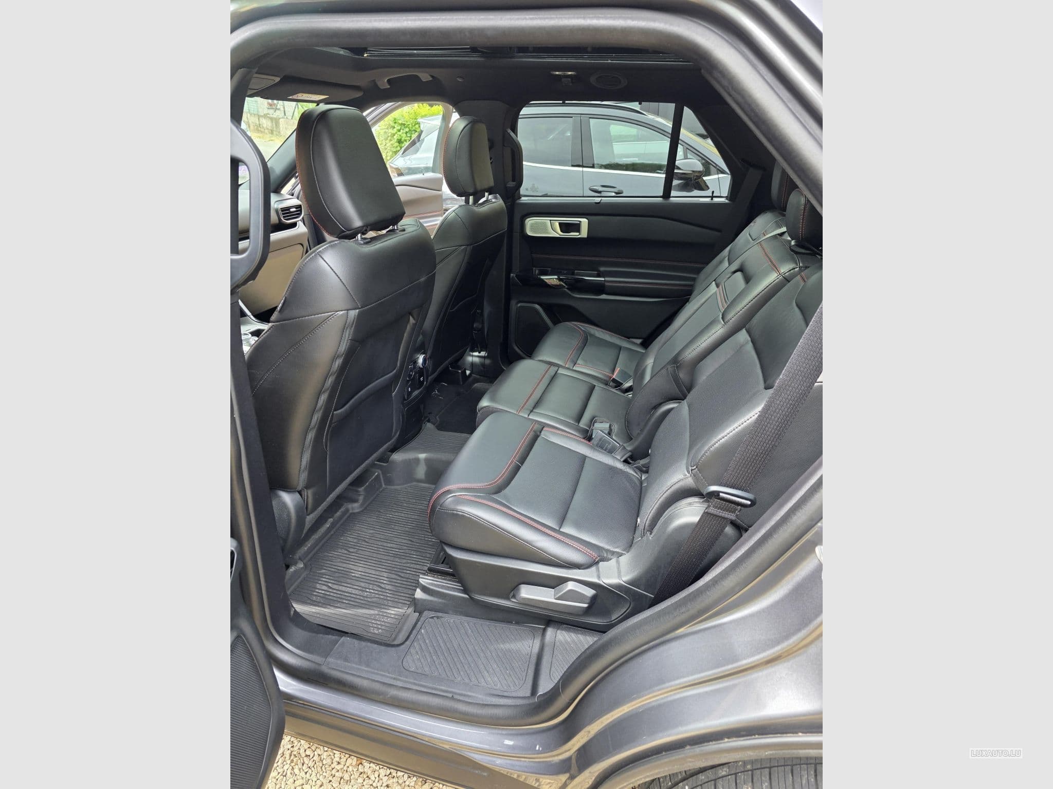 Ford Explorer St line (2022) - Photo 10