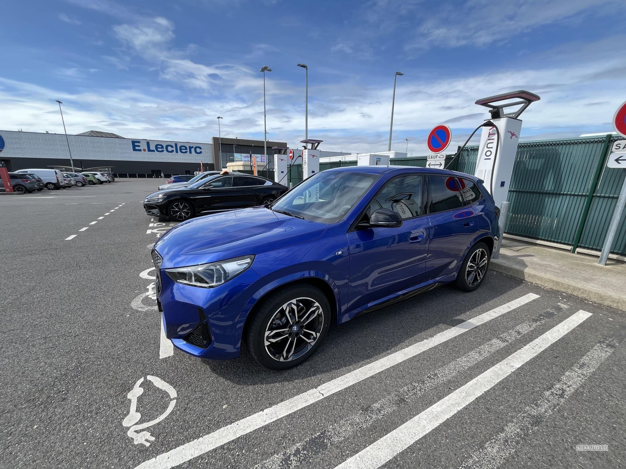 BMW iX1 Sport M (2024) - Photo 1