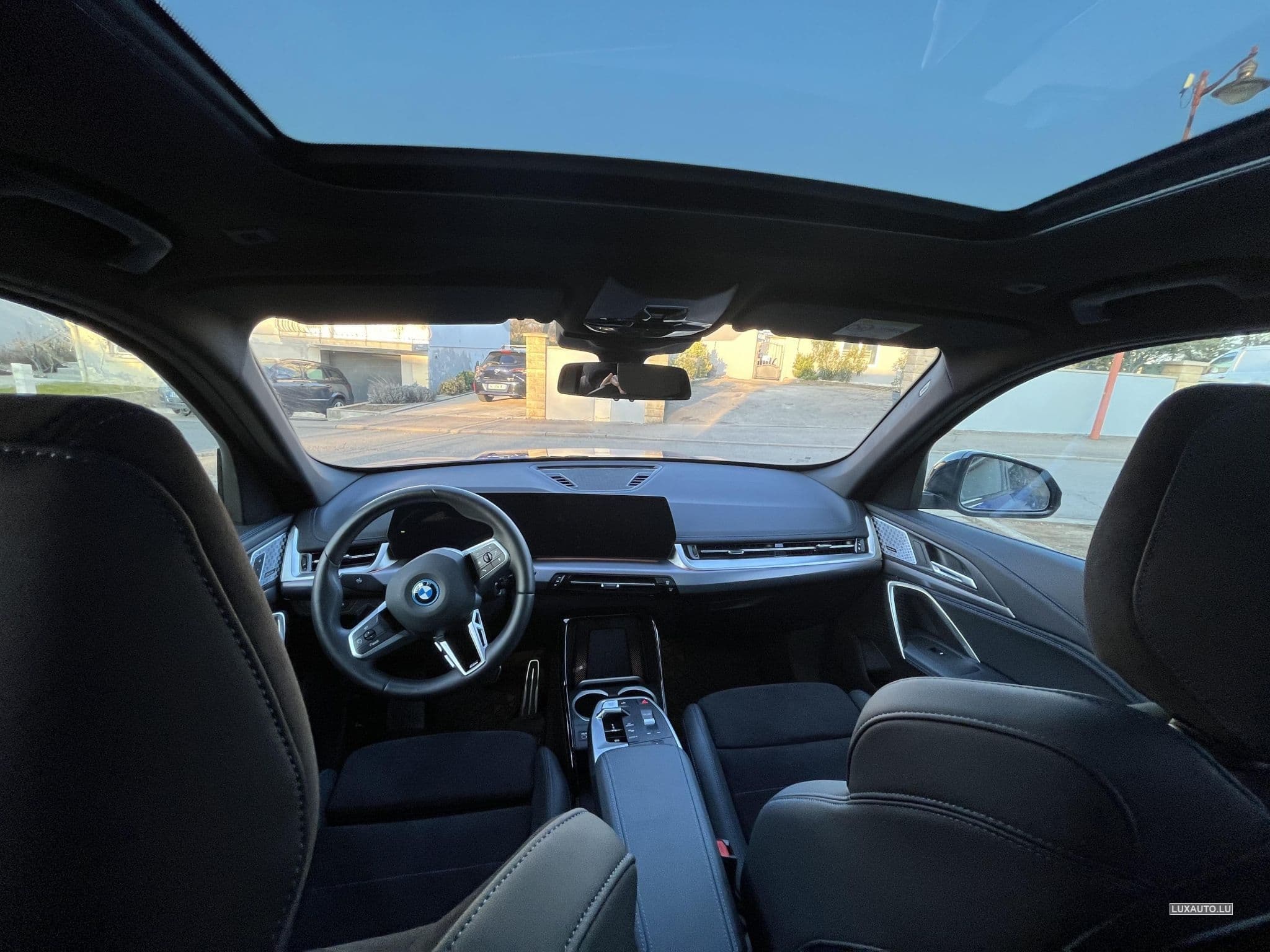 BMW iX1 Sport M (2024) - Photo 13