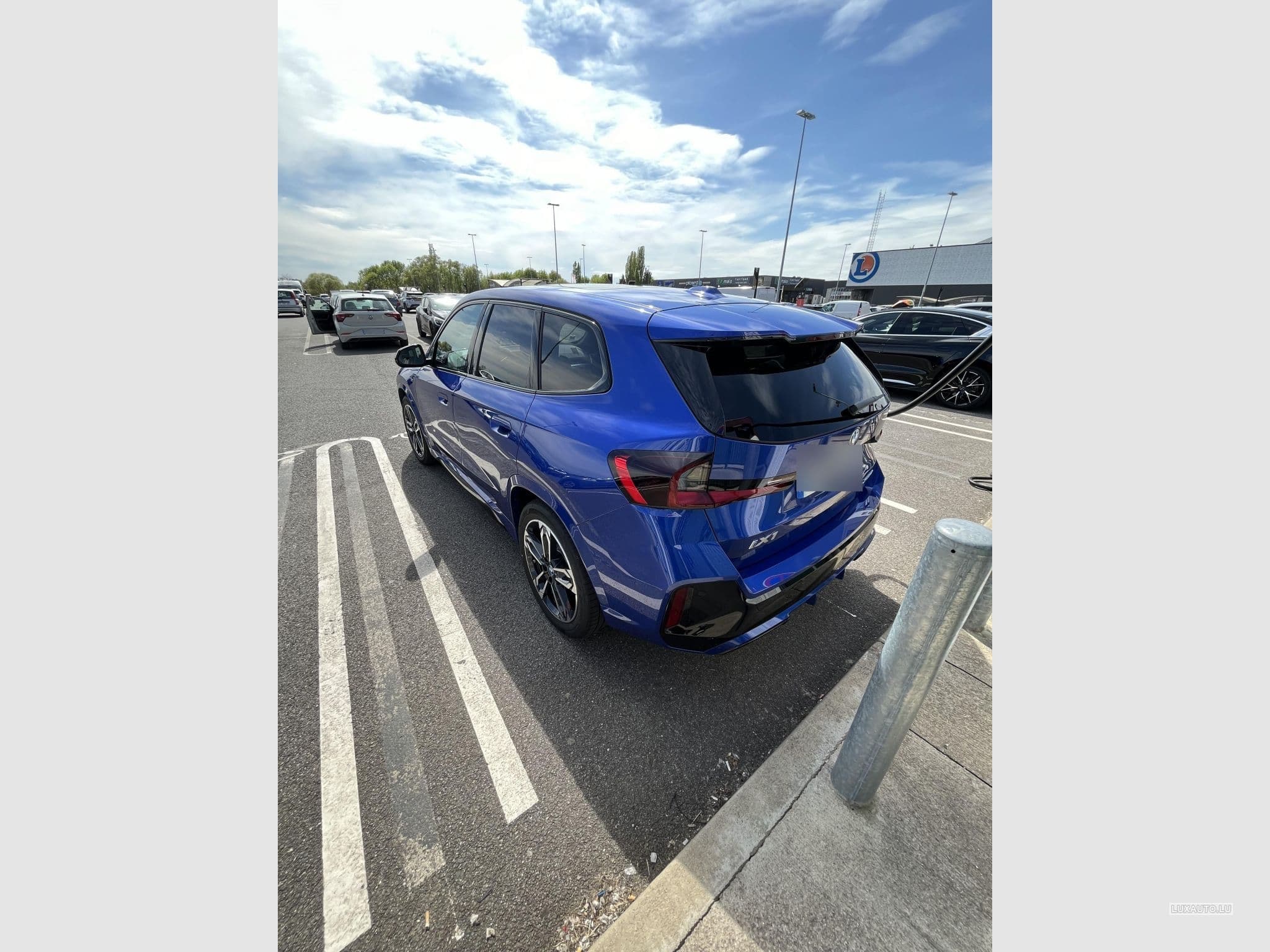 BMW iX1 Sport M (2024) - Photo 3