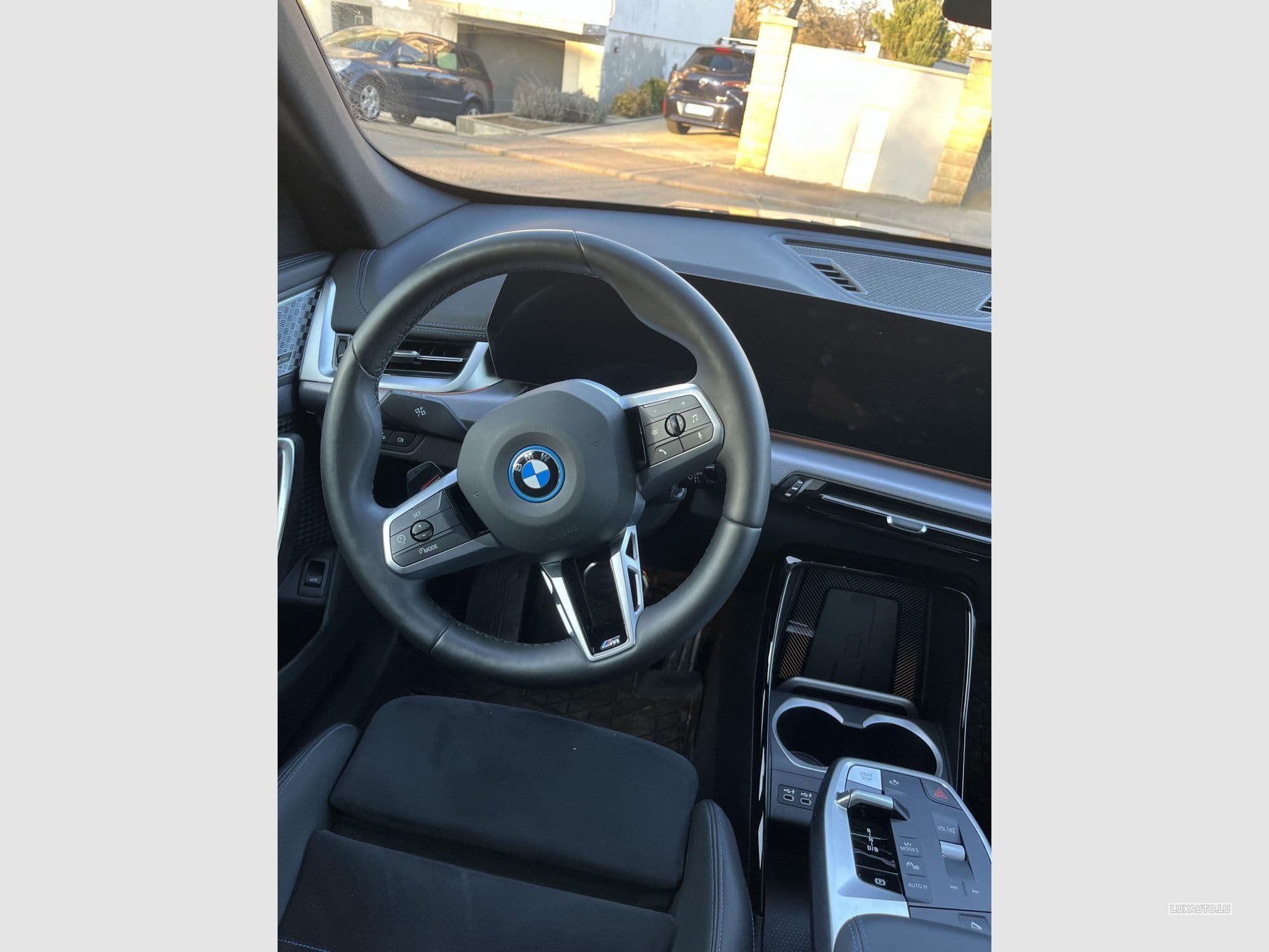 BMW iX1 Sport M (2024) - Photo 5