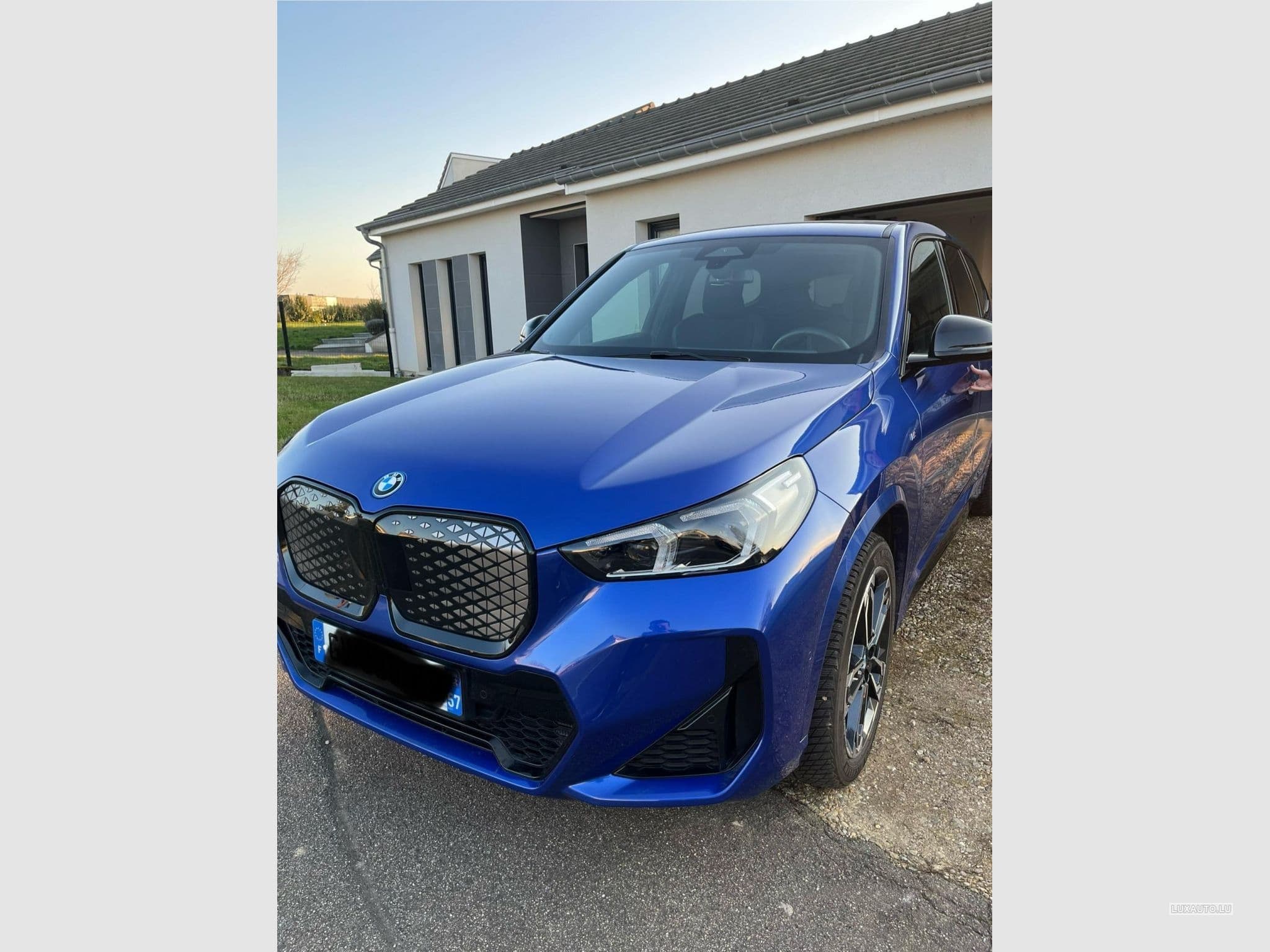 BMW iX1 Sport M (2024) - Photo 9