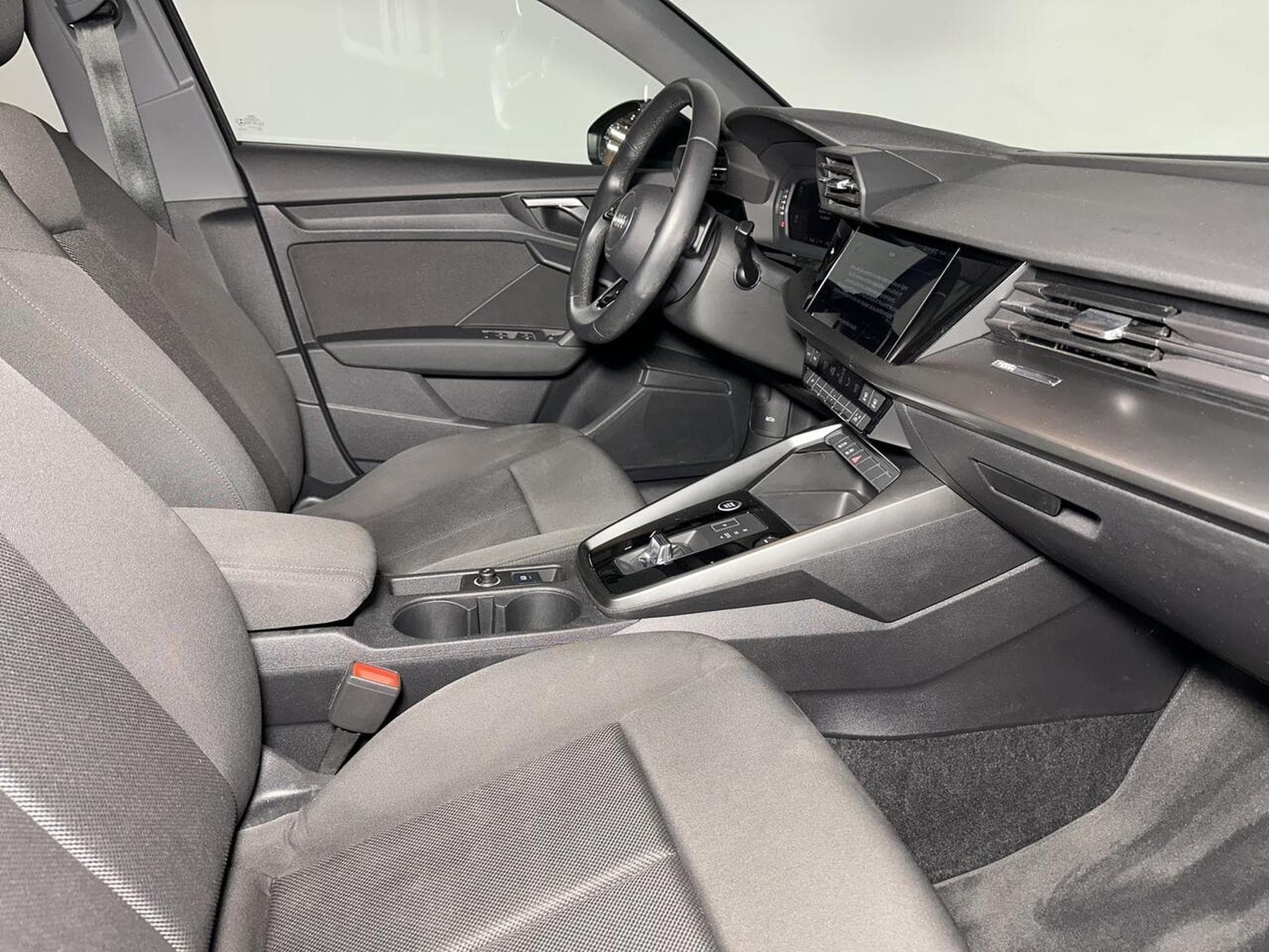 Audi A3 SPORTBACK 35 TDI 150 S-TRONIC BUSINESS GPS (2020) - Photo 9